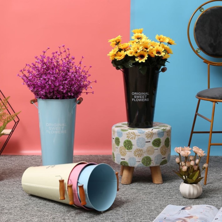 Chậu sắt cắm hoa trang trí bình hoa decor bằng lọ thiếc có tay cầm xô Bắc Âu