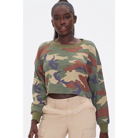 BEUCLOSET - Áo croptop F21 họa tiết lính