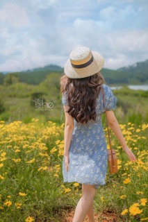 Đầm hoa tay ngắn rút dây