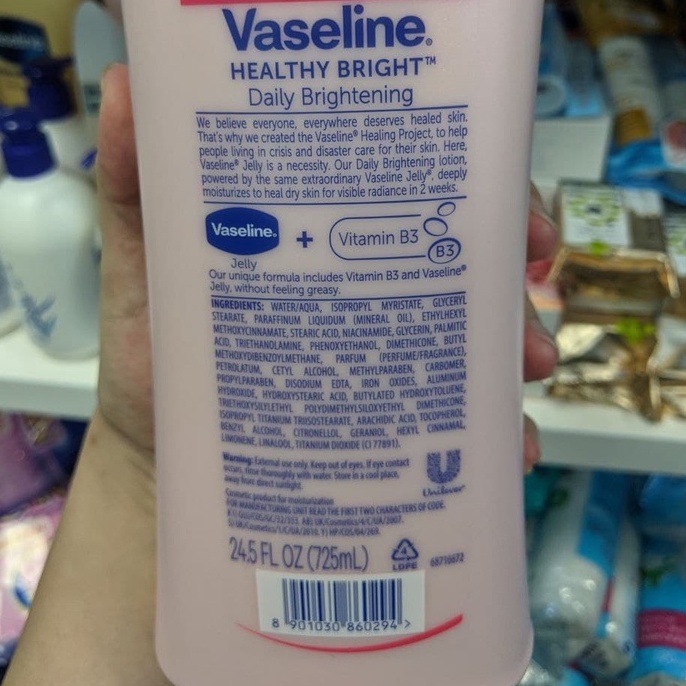 Sữa dưỡng thể VASELINE Healthy Bright Daily Brightening (725ml) chai hồng