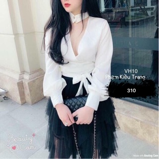 Set áo tay dài và chân váy ren xoè