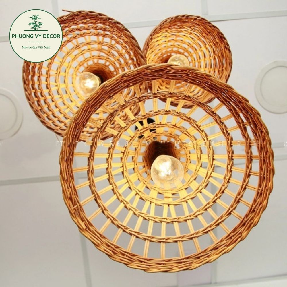 Chao đèn thả trần hình nón mây đan thưa trang trí quán ăn, quán cafe nghệ thuật