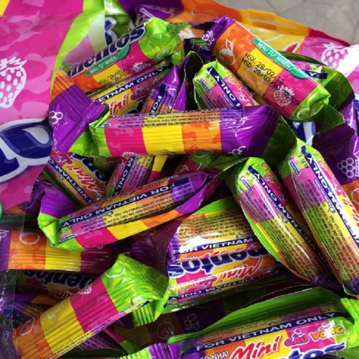 Dây 8 Thỏi Kẹo Mentos Cầu vồng Hương Trái Cây Hỗn Hợp