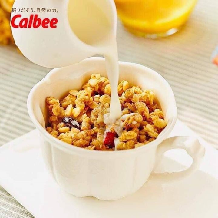 Ngũ cốc CALBEE Nhật Bản màu đỏ 800g ( Mẫu Mới 2020 )