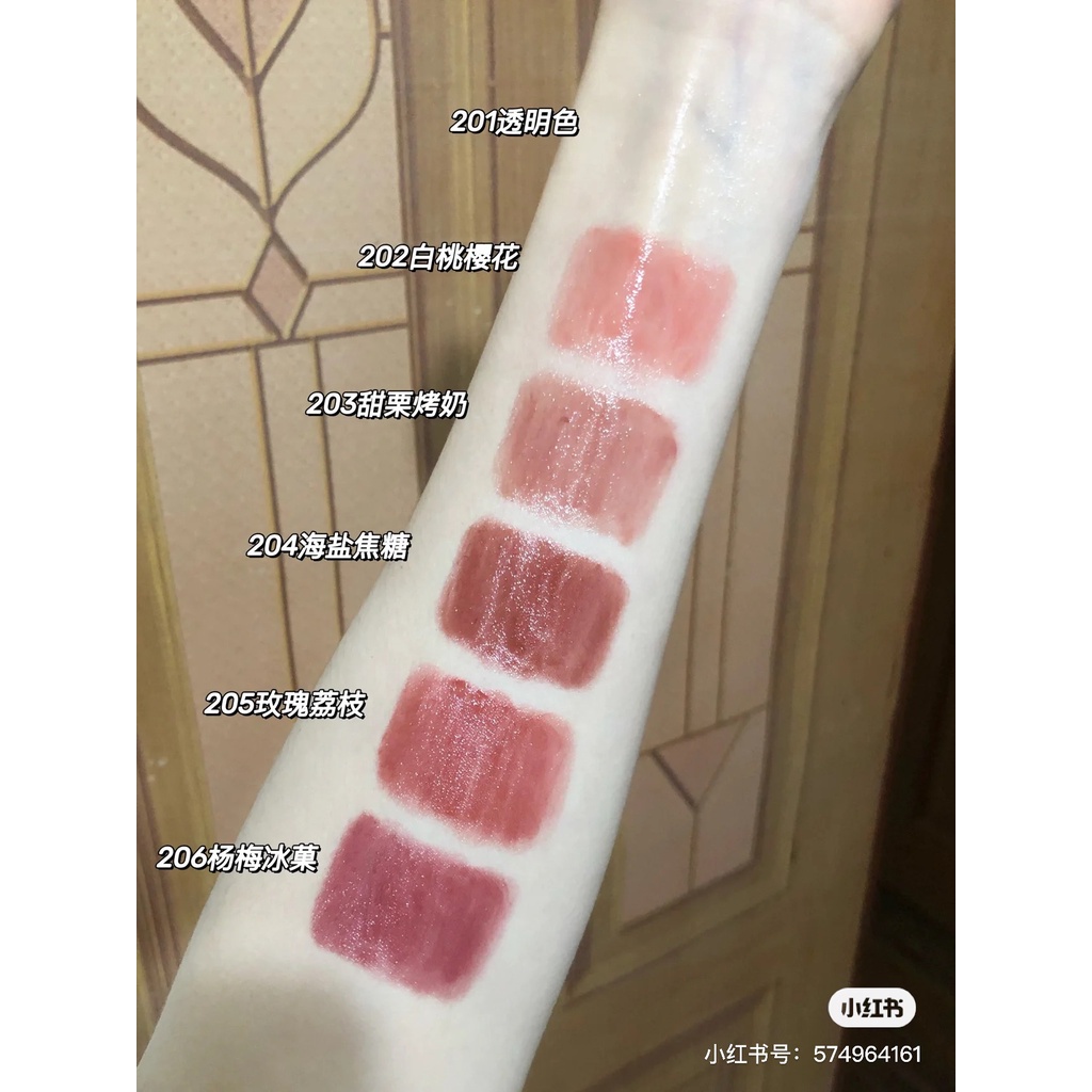 Son môi dưỡng TOORUNE TRUN06 thiết kế vỏ hình gấu dễ thương cho đôi môi căng mọng