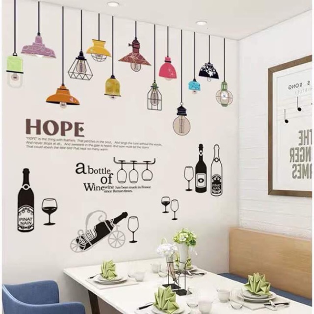 Decal dán tường Combo 2 tranh dây đèn thả 01+ trang trí chai rượu