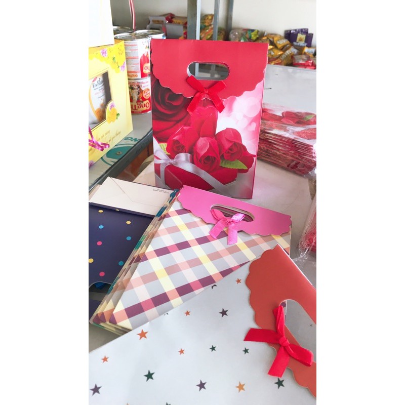 Túi giấy đựng qùa 20/11