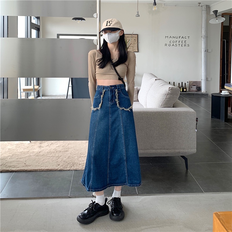 Chân váy jean dài xoè nhẹ đuôi cá màu xanh đậm