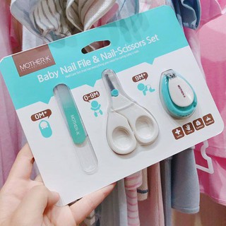Bộ cắt móng tay kèm nhíp/dũa Kmom