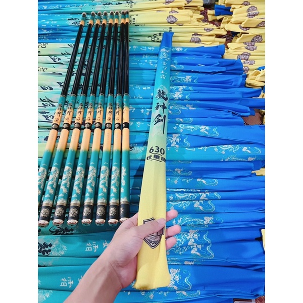 Cần câu tay Thanh Long Kiếm Thần 5H tải cá 10kg tặng ngọn