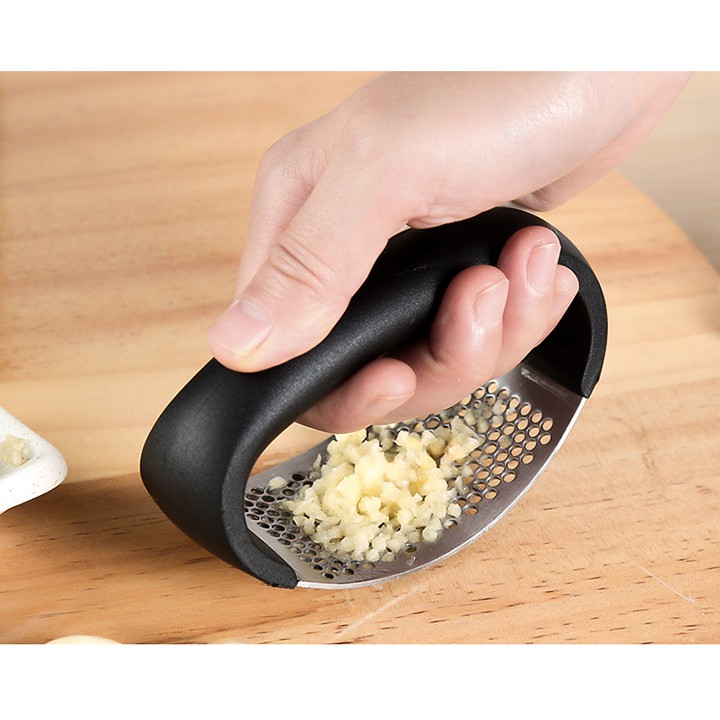 Dụng Cụ Xay Tỏi Ớt Cầm Tay Garlic Press Bằng Inox Không Gỉ, Dụng Cụ Nghiền Tỏi Tiện Dụng FAMAHA