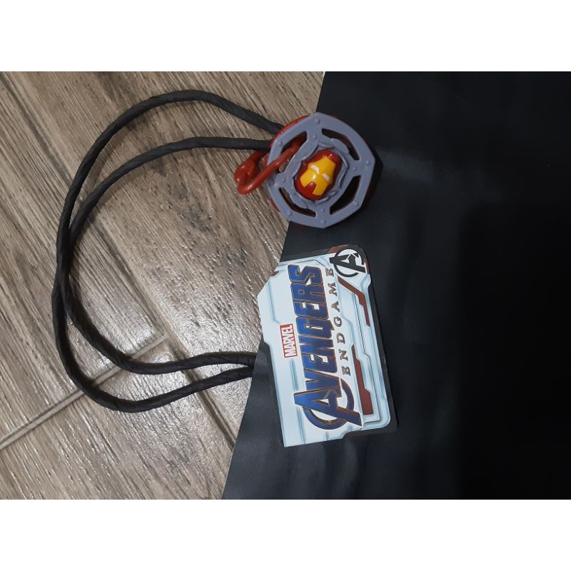 (G.O.A.T COMBO)Túi Bitis Hunter x Marvel LIMITED EDITION AVENGER ANNIVERSARY + Móc khóa IRON MAN KEYCHAIN( Kèm TAG AUTH)