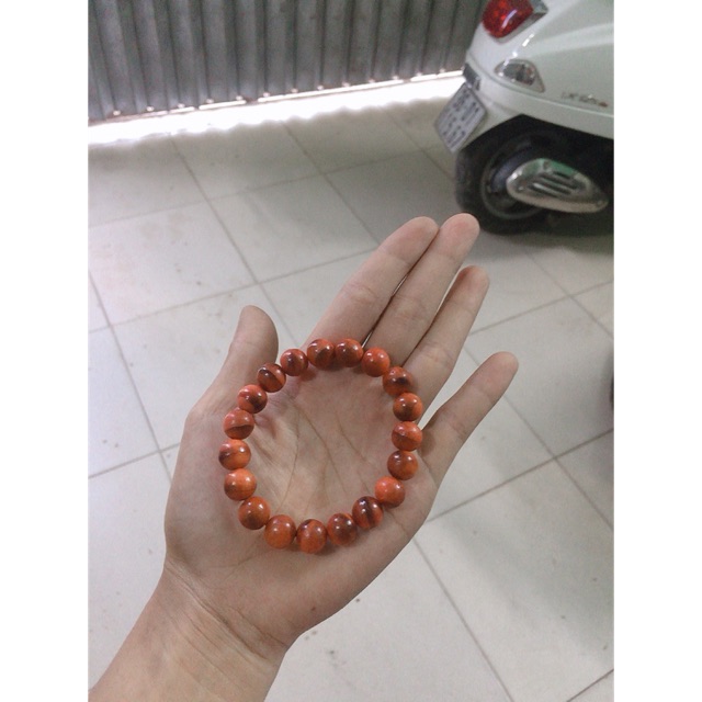 Vòng tay gỗ huyết long