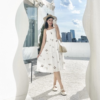 Váy 2 dây 3 tầng xoè thêu hoa nền trắng Freya dress Betteristas