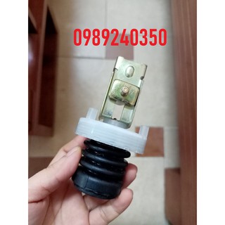 Nấm xả đáy máy giặt liền tay sắt