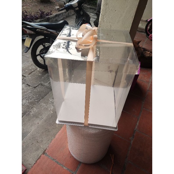 Hộp bánh kem ba tầng ba chi tiết size 28 cao 34 cm