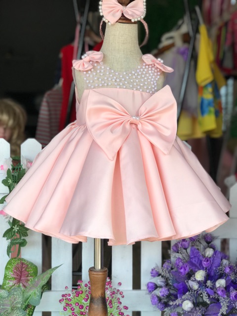 Váy công chúa màu hồng tôm nhạt