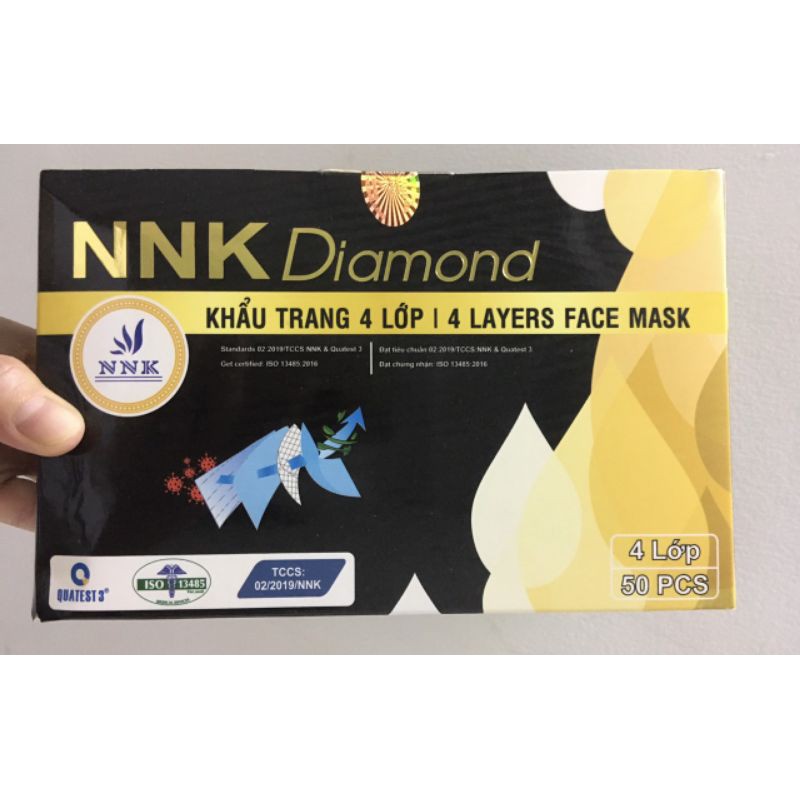 Màu đen khẩu trang y tế 4 lớp hộp 50 chiếc NNK Diamond Fan Rap Việt.