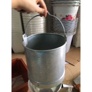 xô múc nước gầu múc nước bằng tôn