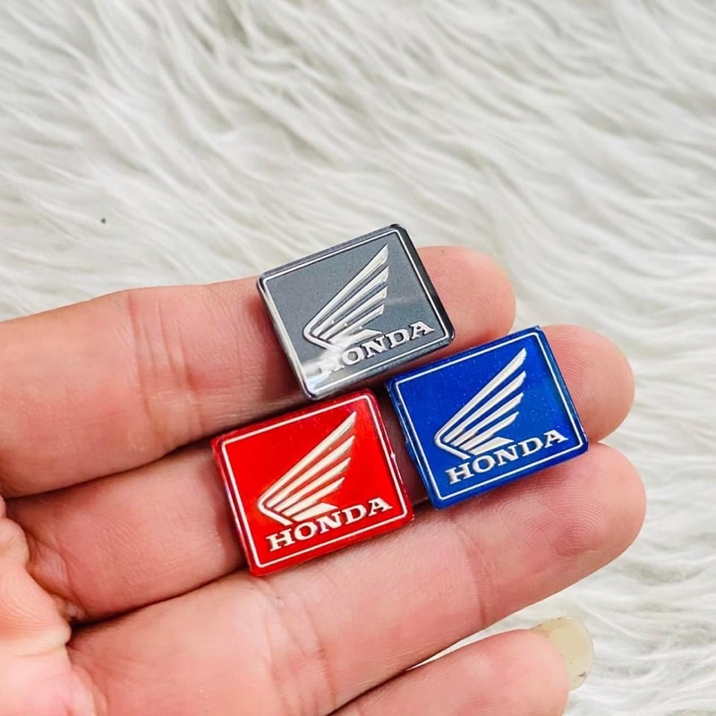 Tem logo chính hãng honda, màu vàng titan