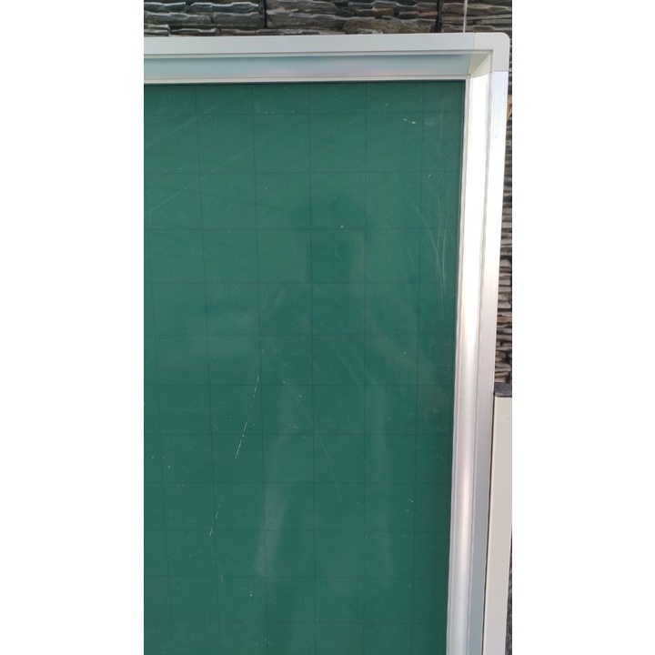 BẢNG TỪ XANH VIẾT PHẤN KẺ Ô 5X5 CÓ CHÂN DI ĐỘNG KÍCH THƯỚC 80 X 120CM TẶNG KÈM NAM CHÂM, LAU BẢNG