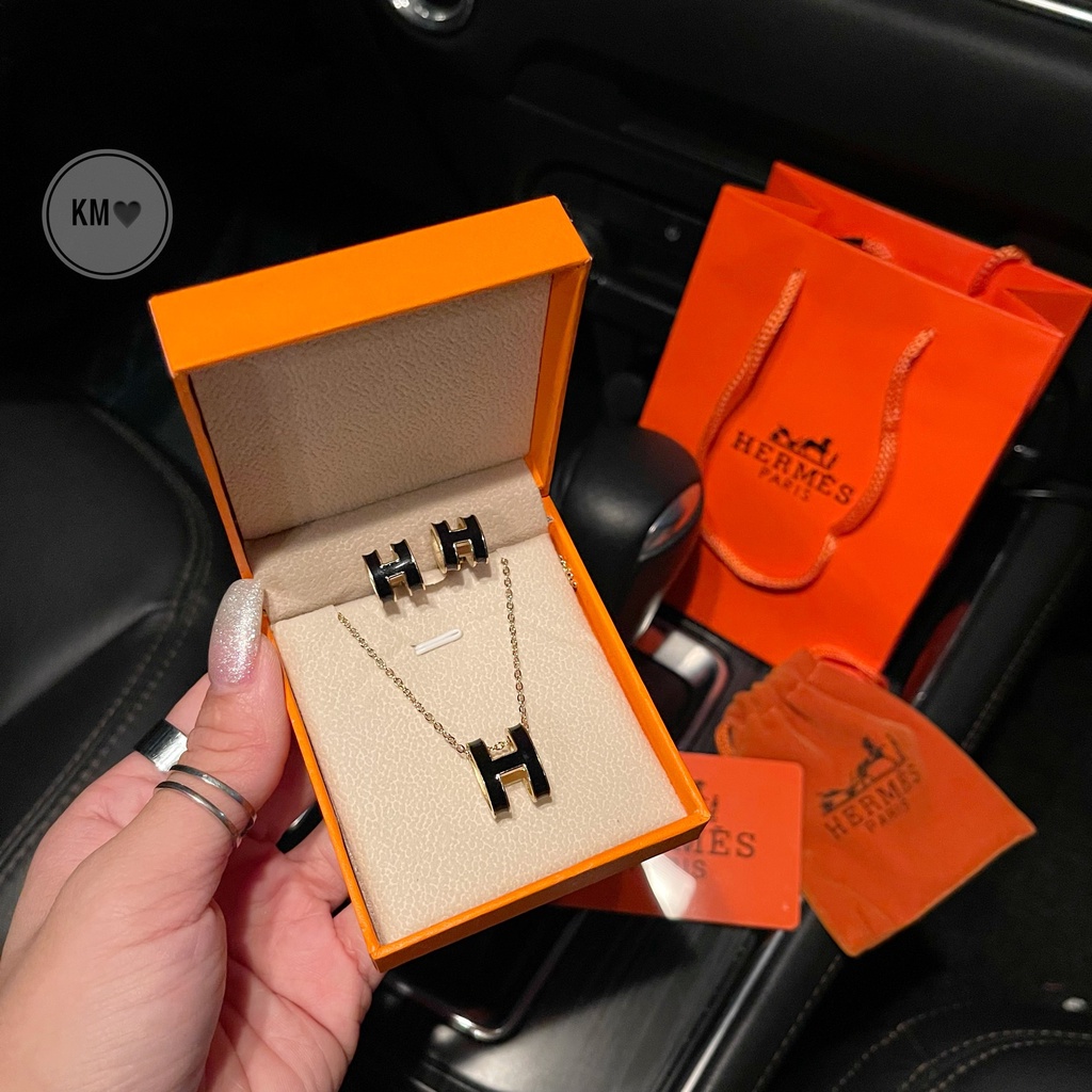 Set vòng cổ + khuyên tai chữ H  titan cao cấp,sang trọng quí phái