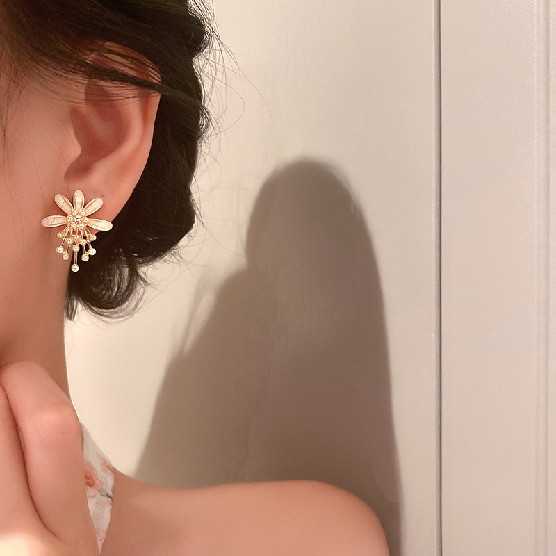 Đôi khuyên tai BELLA-BEE dáng dài thiết kế hoa đính đá nhân tạo thời trang dành cho nữ