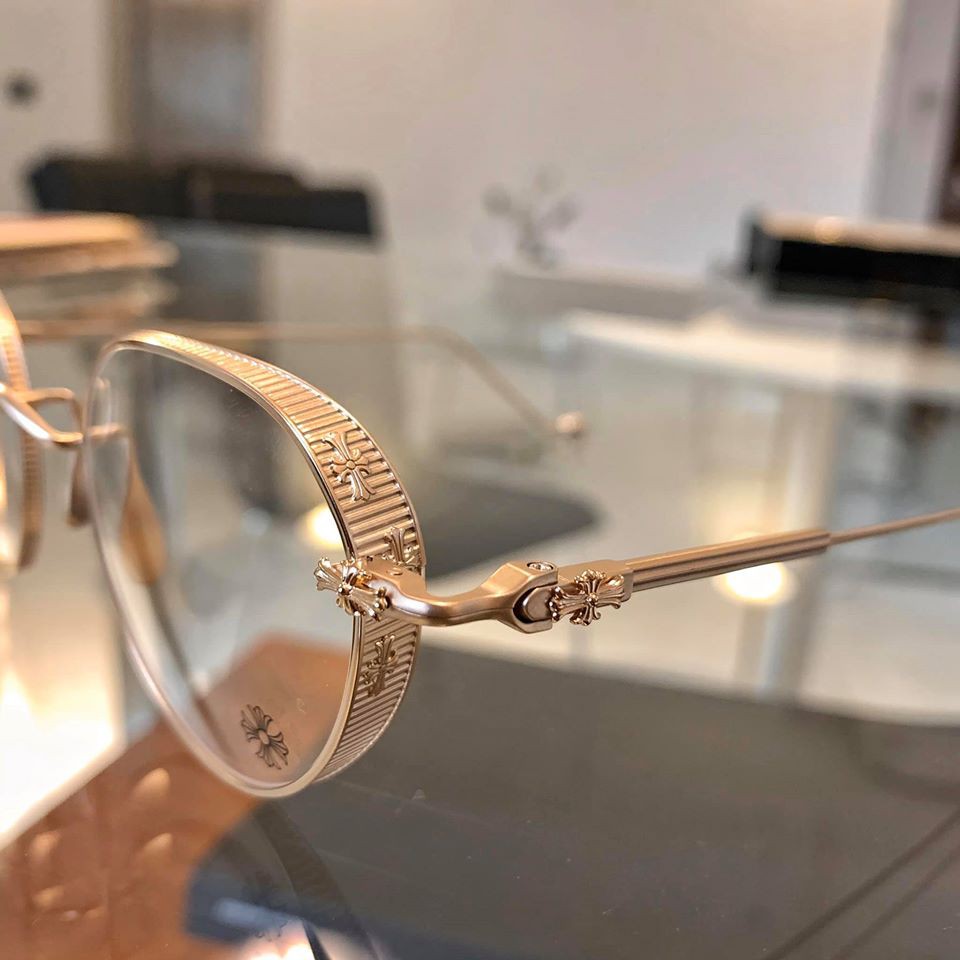 Kính mắt Chrome hearts giảm giá 50% fullbox không han rỉ