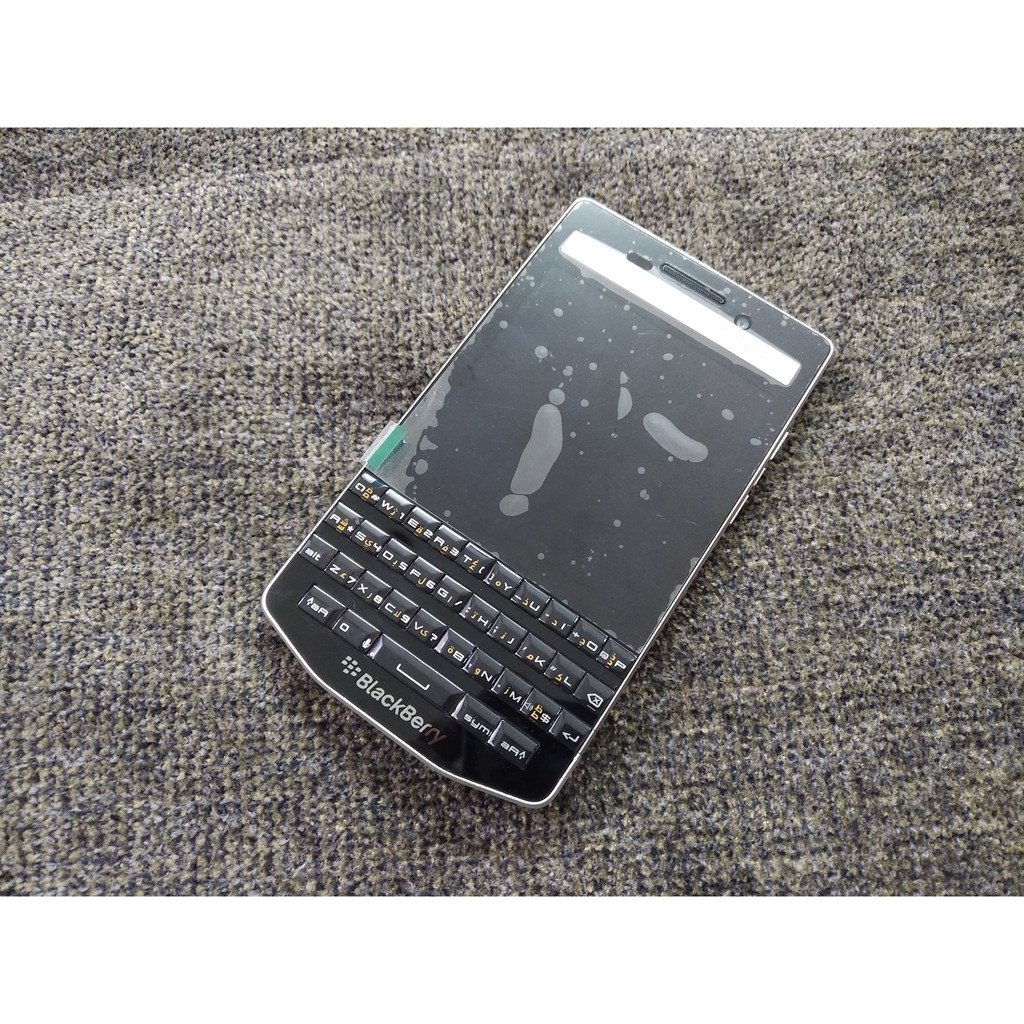 [BBHCM] Bộ vỏ cacbon đầy đủ của Blackberry 9983