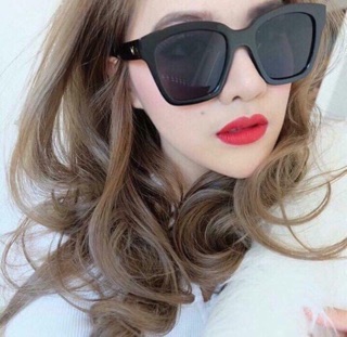 [Xả hàng] Kính đen V  Sơn Tùng.