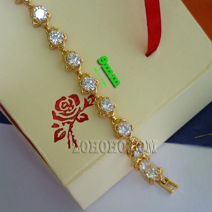 Lắc tay ngôi sao đính viên đá xoàn.