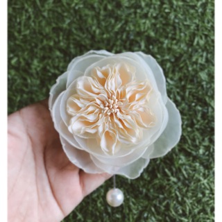 Cài áo hoa hồng juliet ngọt ngào