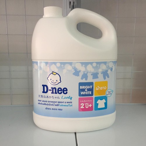 Nước giặt xả quần áo Dnee 300ml Thái Lan (màu trắng)