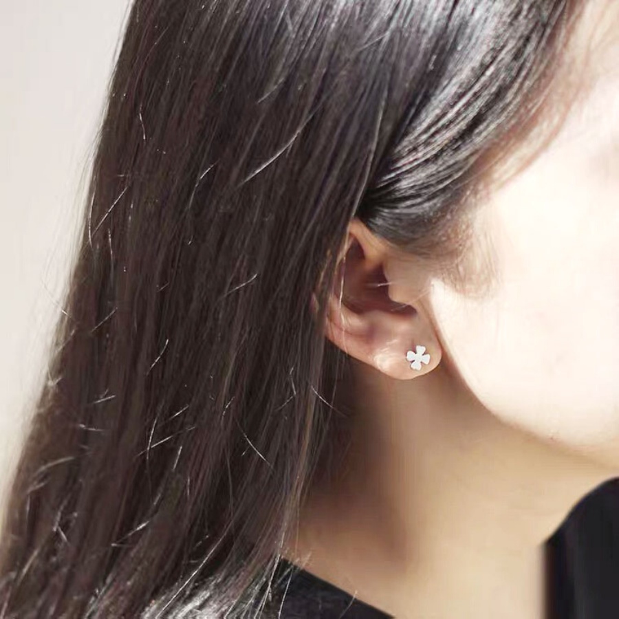 Khuyên Tai Bạc, Bông Tai Nữ Hình Cỏ Bốn Lá May Mắn Thiết Kế Nhỏ Xinh Cho Nữ Phong Cách Trẻ Trung