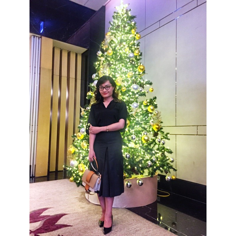 Thanh lý Chân váy xẻ giữa LAAS