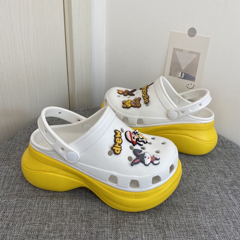 Dép crocs drew đế màu ảnh thật ở cuối