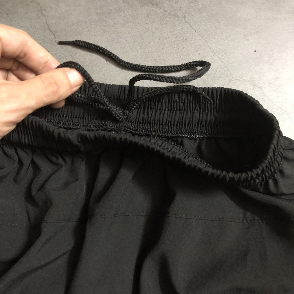 Quần đùi nam thể thao ⚠️ 3 túi khóa tiện dụng ⚠️ Mã: Q5, màu đen | BigBuy360 - bigbuy360.vn