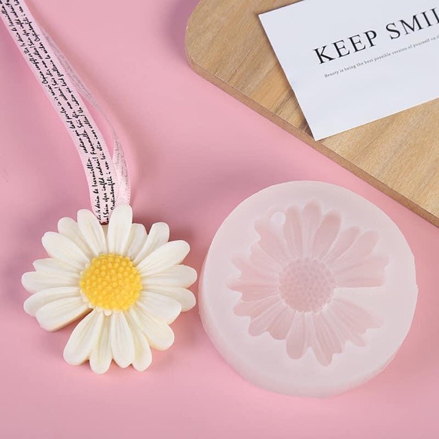 Khuôn cúc hoạ mi cánh khuyết kt 7,4x7,4x2,1cm