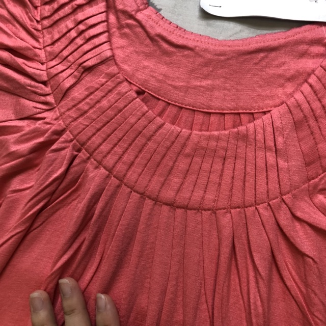 Áo Thun Kiểu Nữ JS Apparel Cotton Lụa Cổ Thuyền Xếp Ly Tay Bồng Ngắn Hồng Cam - Size M hàng mẫu