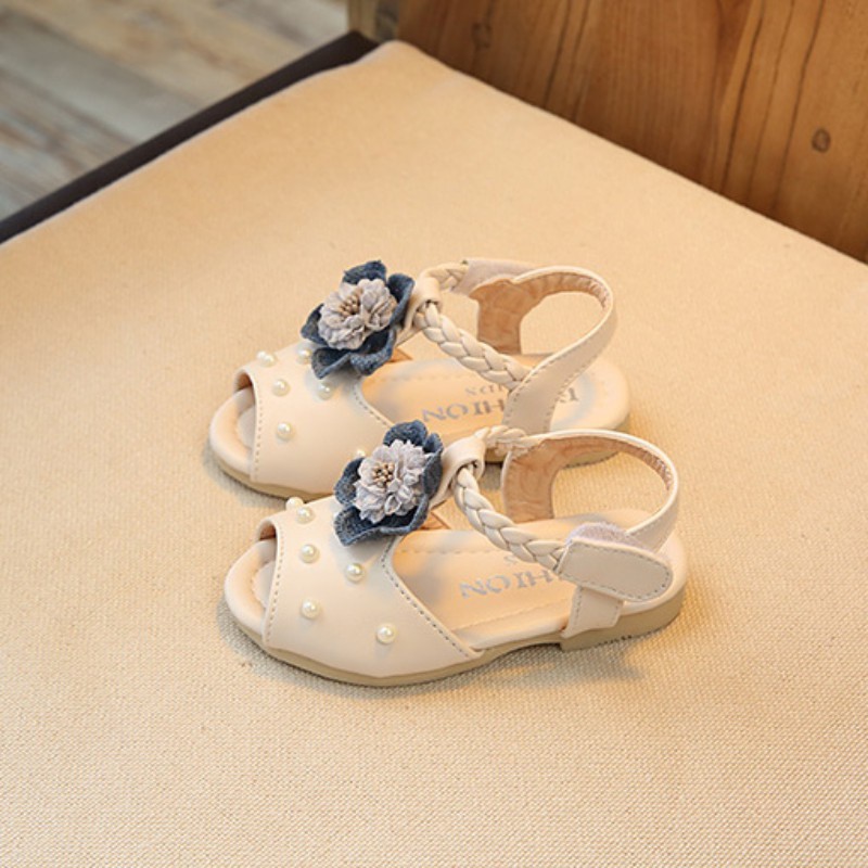 Giày sandal đính hoa thời trang cho bé