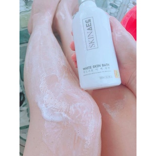 Sữa tắm kích trắng than hoạt tính skin aec
