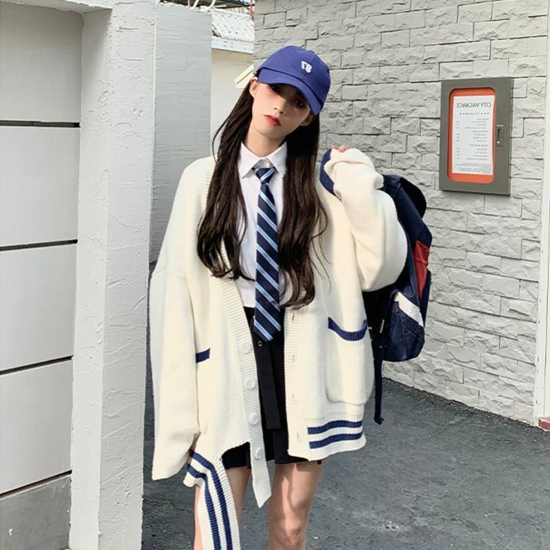 Set áo sơ mi trắng có cổ polo tay dài thắt cà vạt + khoác len cardigan túi ulzzang