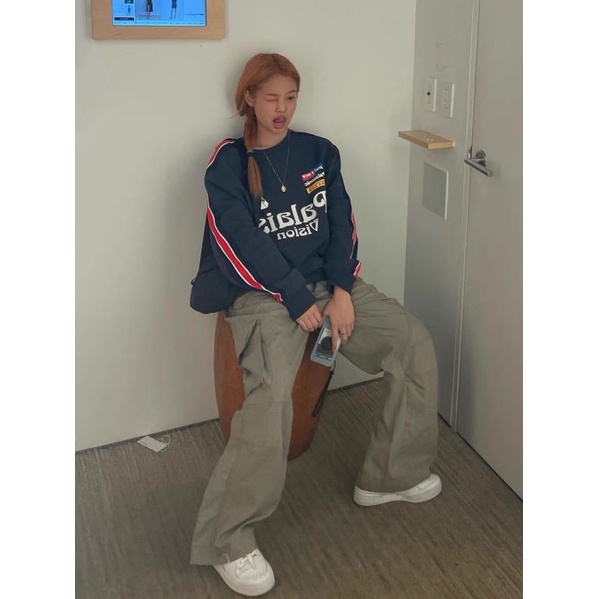 Áo sweater thể thao giống Jennie Blackpink
