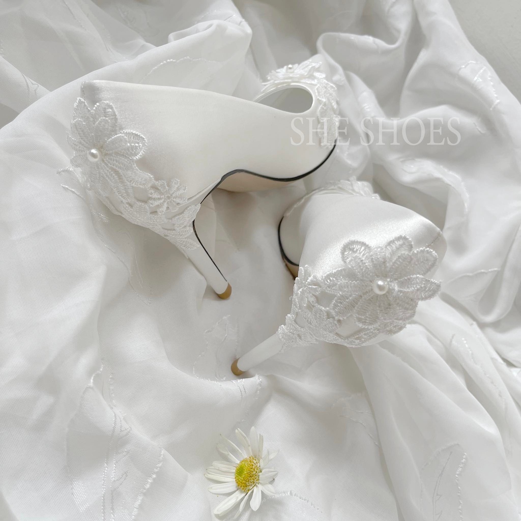 Giày cưới trắng đinh ren bông cao cấp (NEW ARRIVAL)