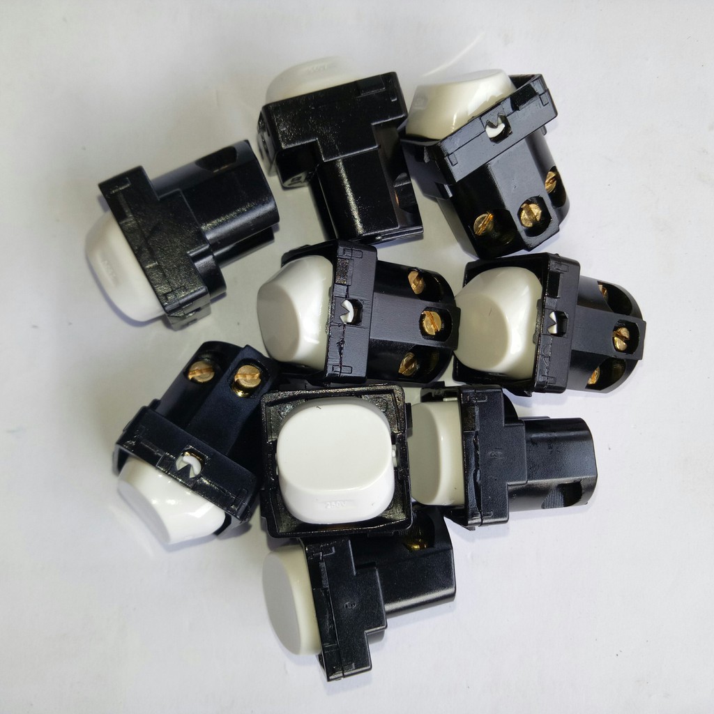 Công Tắc 2 Chiều/Công Tắc Cầu Thang S30M Dòng S18