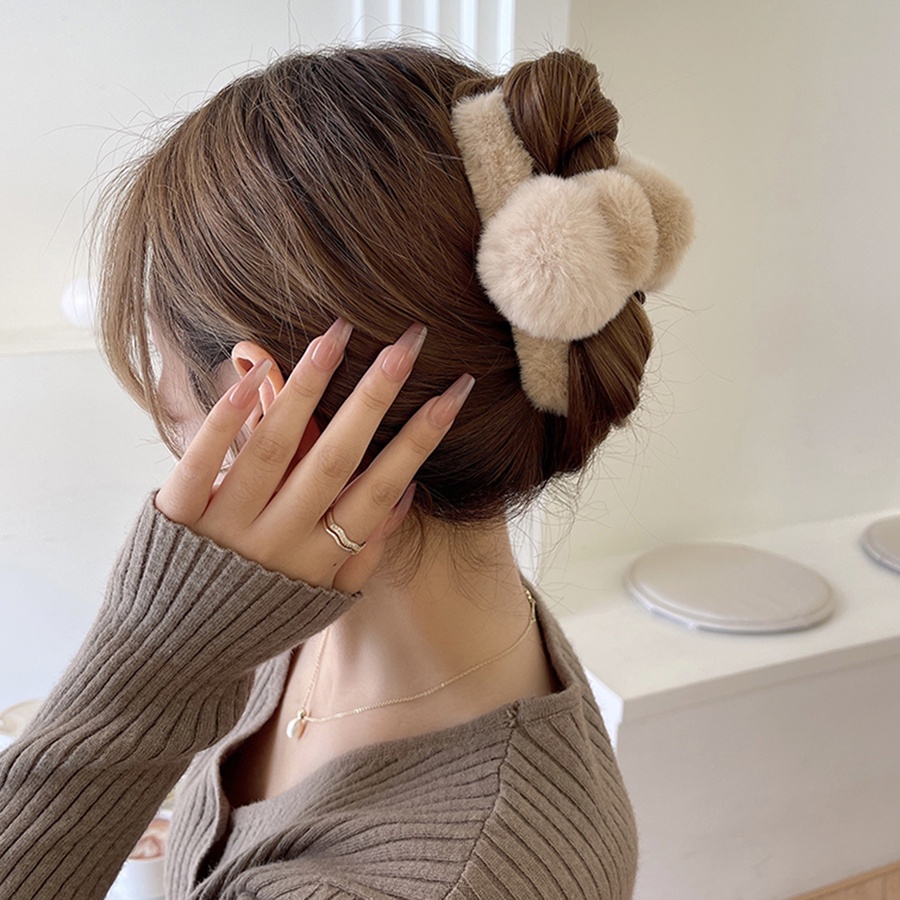Kẹp càng cua phối lông giả độc đáo thời trang nữ tính