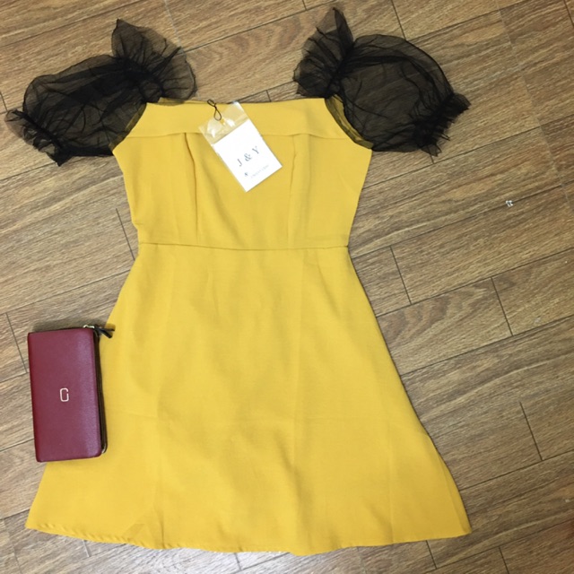 (Xả hàng) Váy Xoè tay ren Tiểu Thư điệu đà màu vàng (có lót quần)