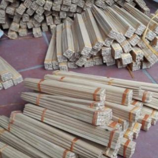 Đũa Gỗ Kim Giao núi đá