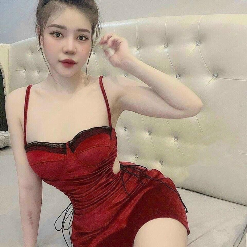 Đầm nhung khoét eo