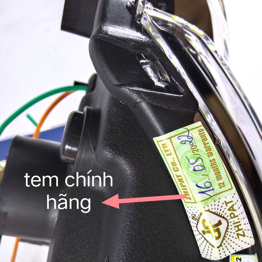 ZHI.PAT SRC110 - Đèn LED 2 tầng xe SIRIUS RC ( xăng cơ ) * Hàng chính hãng MỚI - Tặng kèm Demi